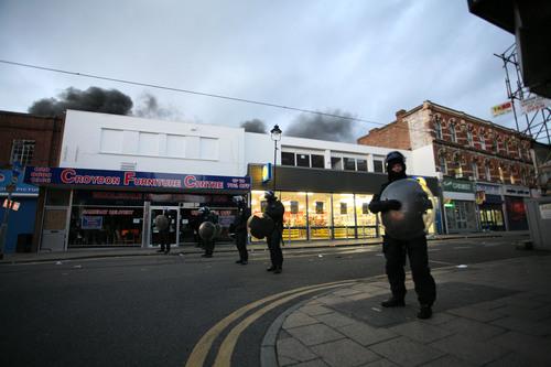 Pictures as copycat rioting hit south London after problems in Tottenham.