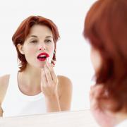 Make-up with mileage: Long-wear cosmetics