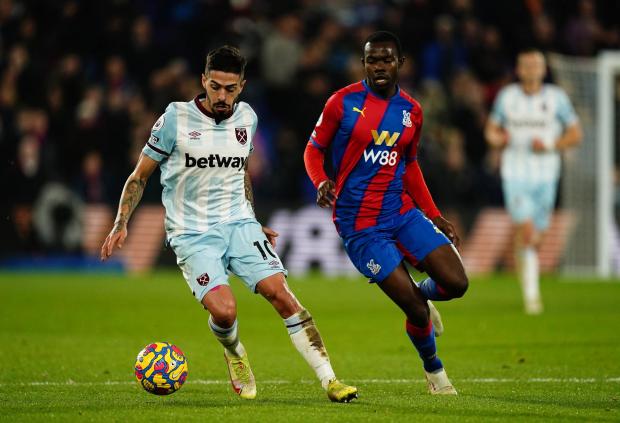 Your Local Guardian: Crystal Palace defender Tyrick Mitchell tracks West Ham's Manuel Lanzini