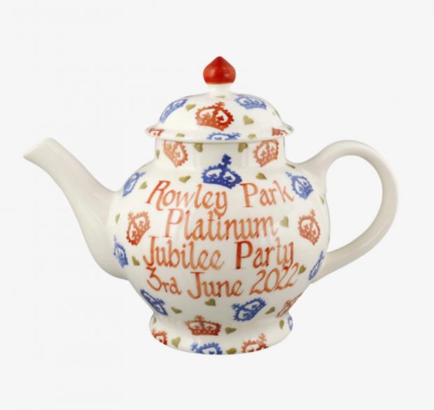 Your Local Guardian: Personalised Platinum Jubilee 4 Mug Teapot (Emma Bridgewater)
