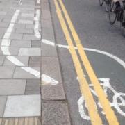 In Lombard Road a wonky cycle lane appeared (Pic @citycyclists )