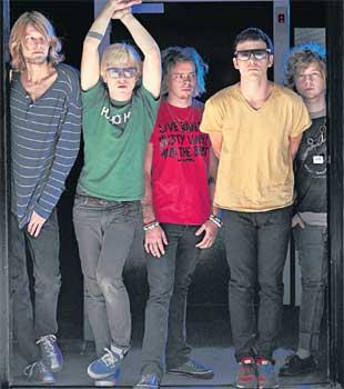 Your Local Guardian: MAKING FRIENDS: Cage The Elephant want to meet you! Your Local Guardian: MAKING FRIENDS: Cage The Elephant want to meet you!